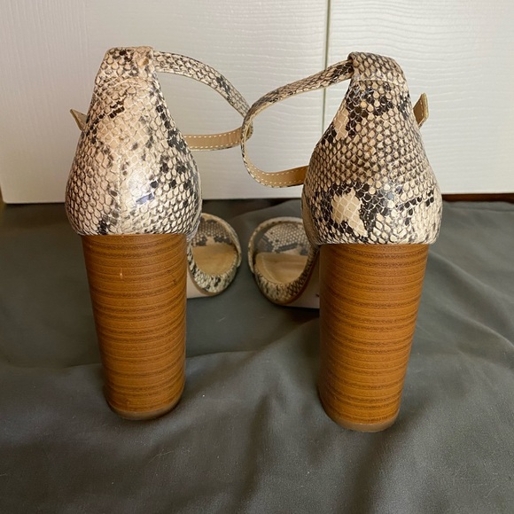 Y-not snakeskin high heels - Picture 4 of 6